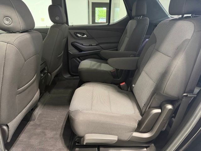2023 Chevrolet Traverse AWD LT Cloth