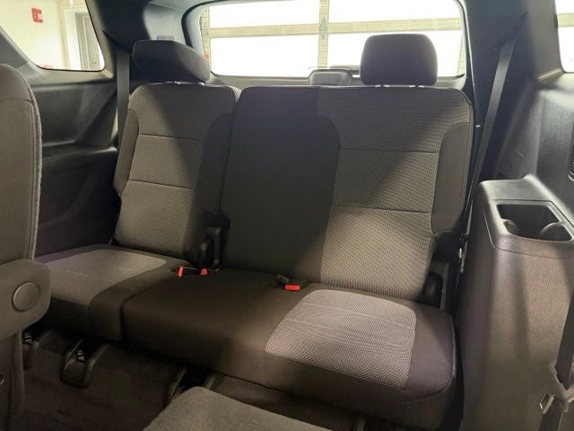 2023 Chevrolet Traverse AWD LT Cloth