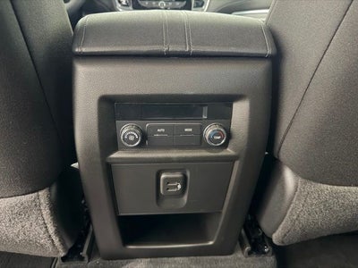 2023 Chevrolet Traverse AWD LT Cloth