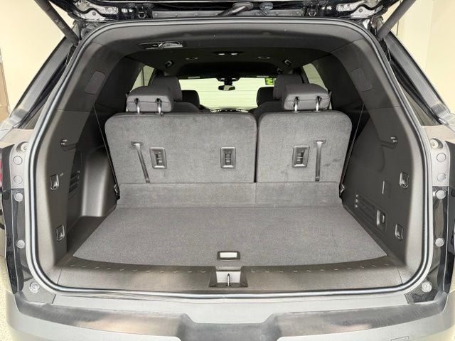 2023 Chevrolet Traverse AWD LT Cloth