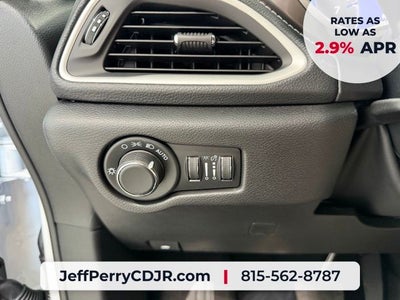 2027 Chrysler Pacifica PACIFICA SELECT