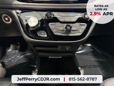 2027 Chrysler Pacifica PACIFICA SELECT