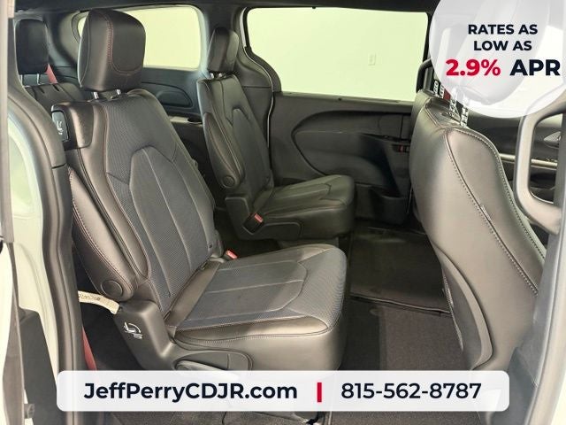 2027 Chrysler Pacifica PACIFICA SELECT