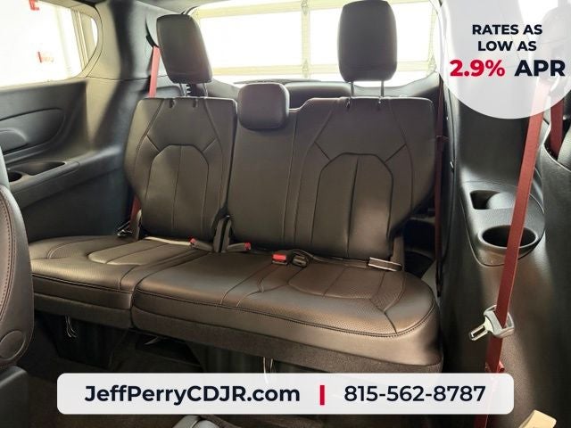 2027 Chrysler Pacifica PACIFICA SELECT