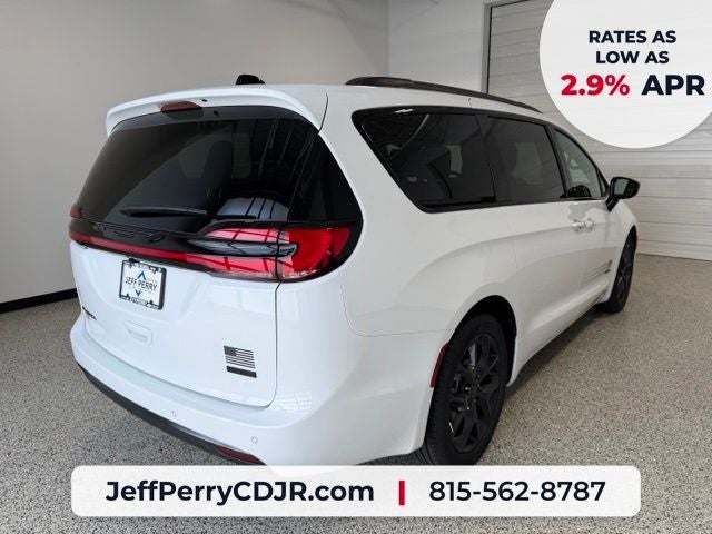 2027 Chrysler Pacifica PACIFICA SELECT
