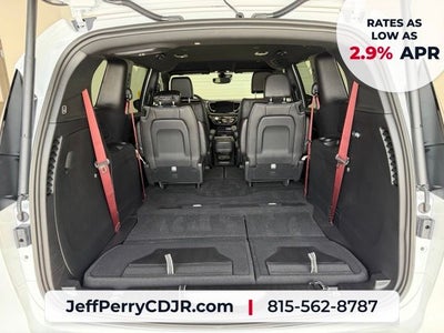 2027 Chrysler Pacifica PACIFICA SELECT
