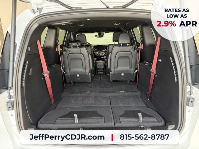 2027 Chrysler Pacifica PACIFICA SELECT
