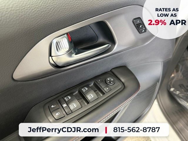 2027 Chrysler Pacifica PACIFICA SELECT