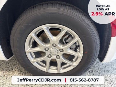 2027 Chrysler Pacifica PACIFICA SELECT