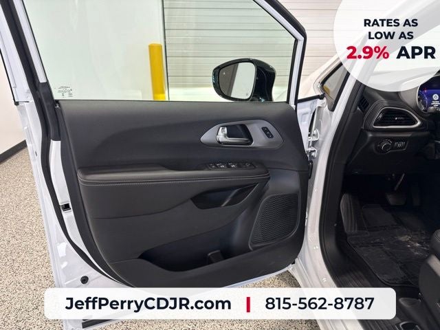 2027 Chrysler Pacifica PACIFICA SELECT