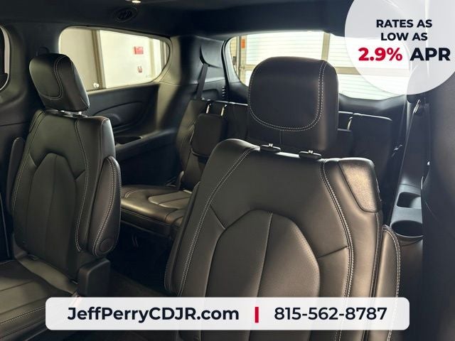 2027 Chrysler Pacifica PACIFICA SELECT