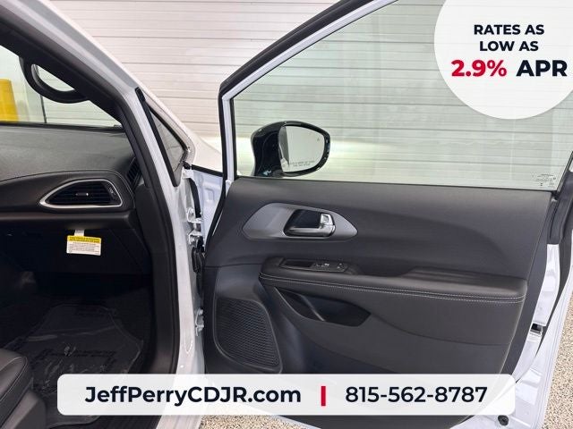 2027 Chrysler Pacifica PACIFICA SELECT