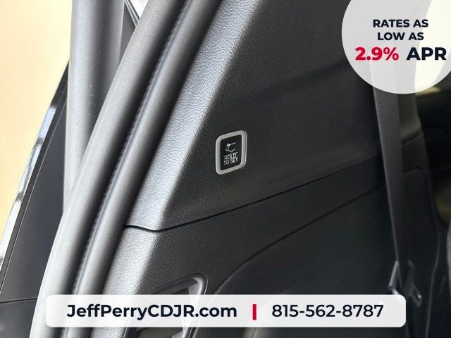 2027 Chrysler Pacifica PACIFICA SELECT