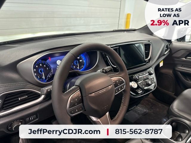 2027 Chrysler Pacifica PACIFICA SELECT
