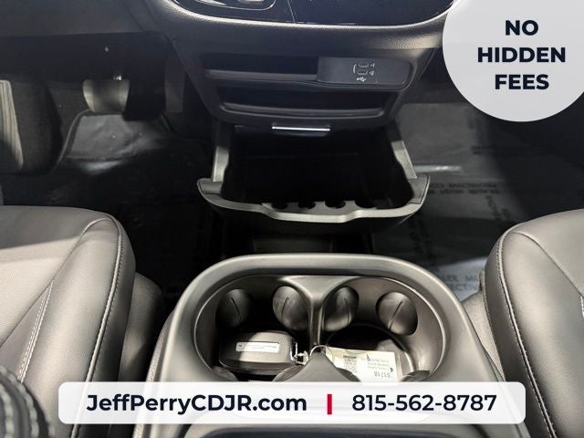 2027 Chrysler Pacifica PACIFICA SELECT