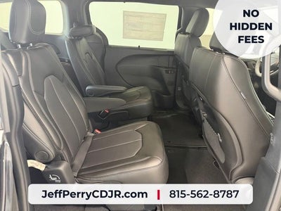 2027 Chrysler Pacifica PACIFICA SELECT