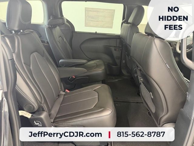 2027 Chrysler Pacifica PACIFICA SELECT