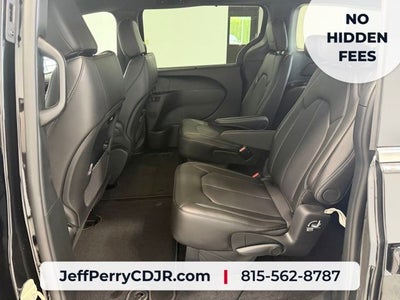 2027 Chrysler Pacifica PACIFICA SELECT