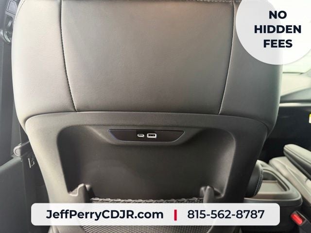 2027 Chrysler Pacifica PACIFICA SELECT