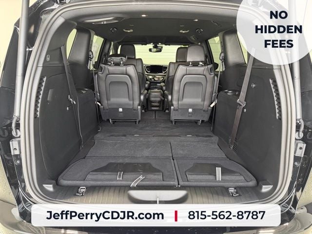 2027 Chrysler Pacifica PACIFICA SELECT