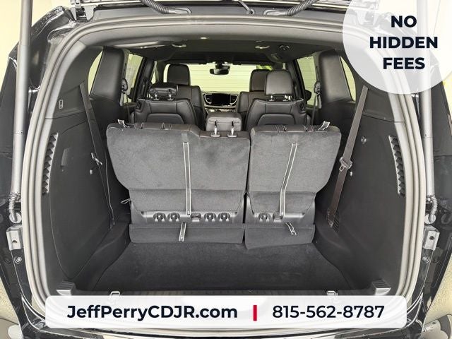 2027 Chrysler Pacifica PACIFICA SELECT