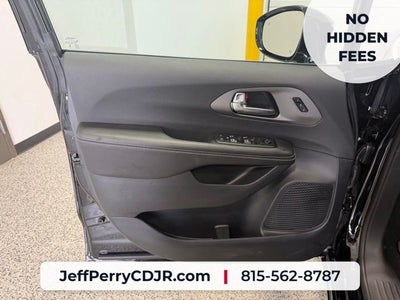 2027 Chrysler Pacifica PACIFICA SELECT