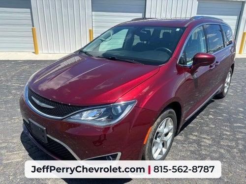 2017 Chrysler Pacifica Touring-L Plus