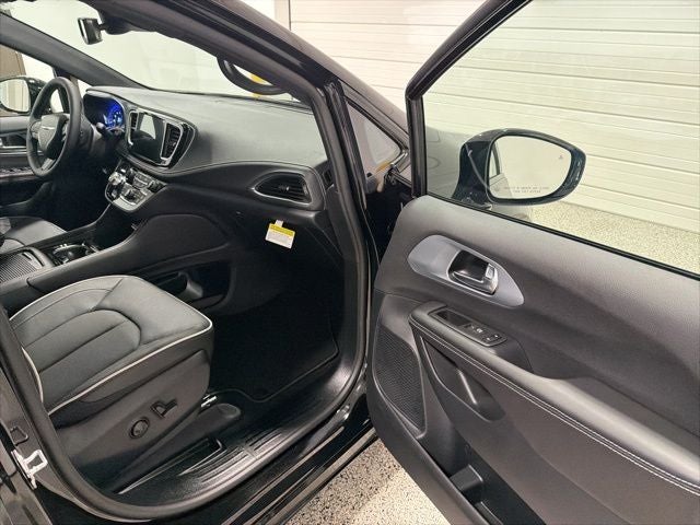 2026 Chrysler Pacifica PACIFICA LIMITED