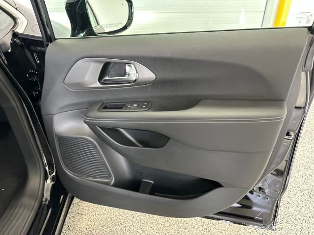 2025 Chrysler Pacifica PACIFICA SELECT AWD