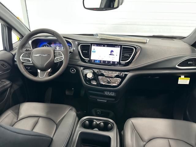 2025 Chrysler Pacifica PACIFICA SELECT AWD