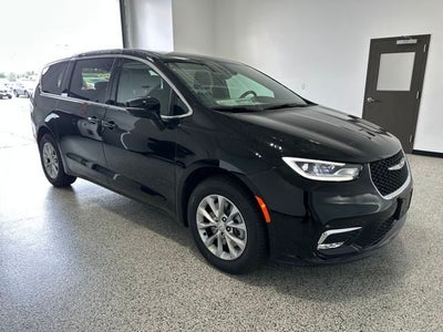 2025 Chrysler Pacifica PACIFICA SELECT AWD