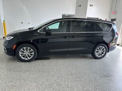 2025 Chrysler Pacifica PACIFICA SELECT AWD