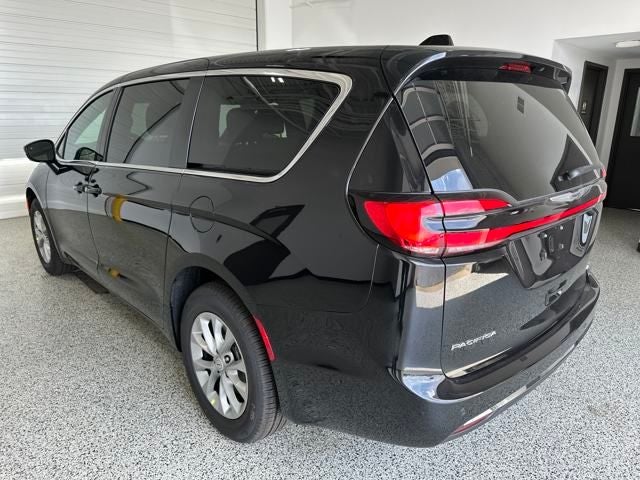 2025 Chrysler Pacifica PACIFICA SELECT AWD