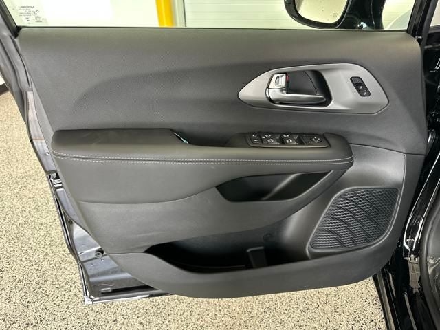 2025 Chrysler Pacifica PACIFICA SELECT AWD