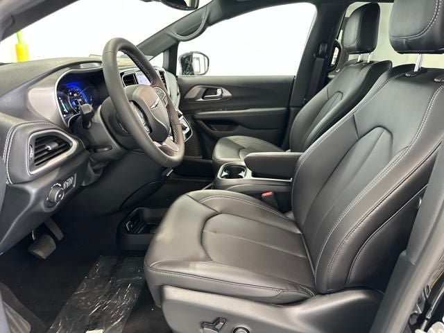 2025 Chrysler Pacifica PACIFICA SELECT AWD