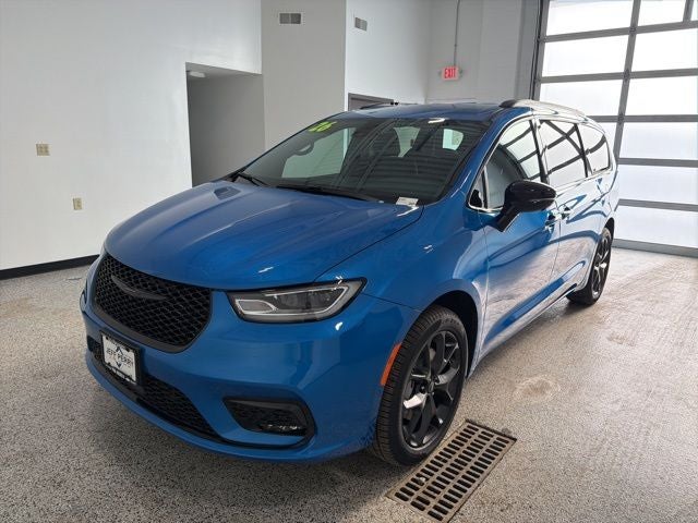 2026 Chrysler Pacifica PACIFICA SELECT AWD