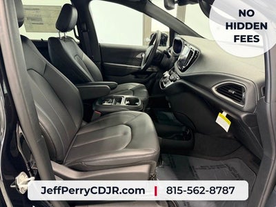 2027 Chrysler Pacifica PACIFICA SELECT AWD