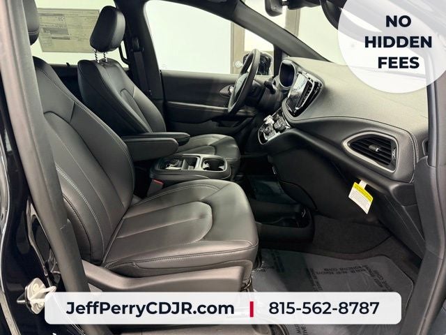 2027 Chrysler Pacifica PACIFICA SELECT AWD