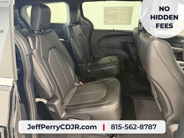 2027 Chrysler Pacifica PACIFICA SELECT AWD