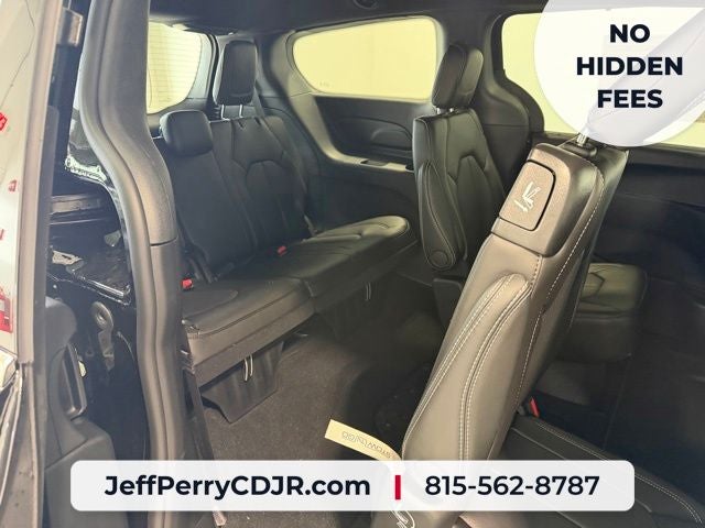 2027 Chrysler Pacifica PACIFICA SELECT AWD