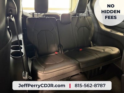 2027 Chrysler Pacifica PACIFICA SELECT AWD