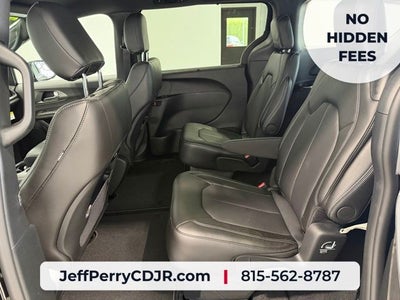 2027 Chrysler Pacifica PACIFICA SELECT AWD