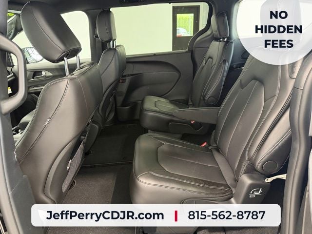2027 Chrysler Pacifica PACIFICA SELECT AWD