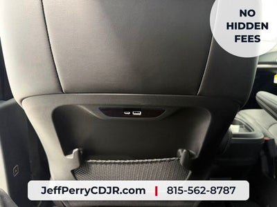 2027 Chrysler Pacifica PACIFICA SELECT AWD