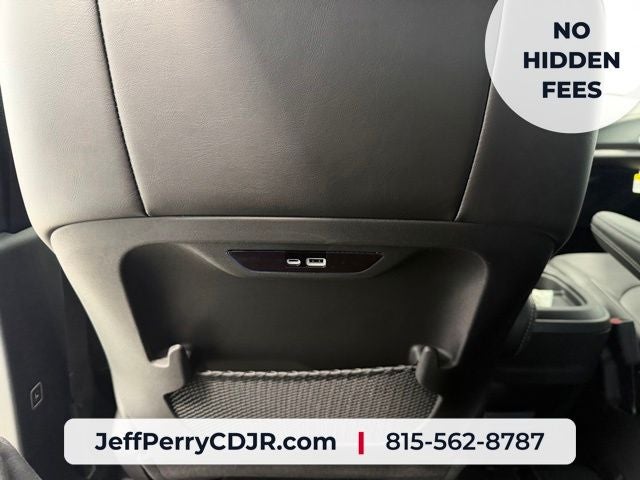 2027 Chrysler Pacifica PACIFICA SELECT AWD