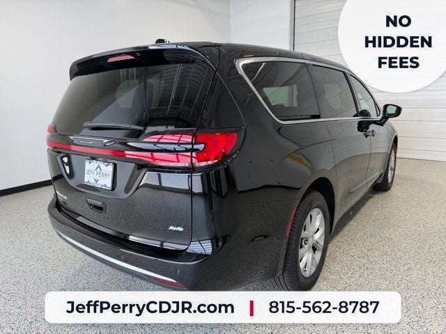 2027 Chrysler Pacifica PACIFICA SELECT AWD