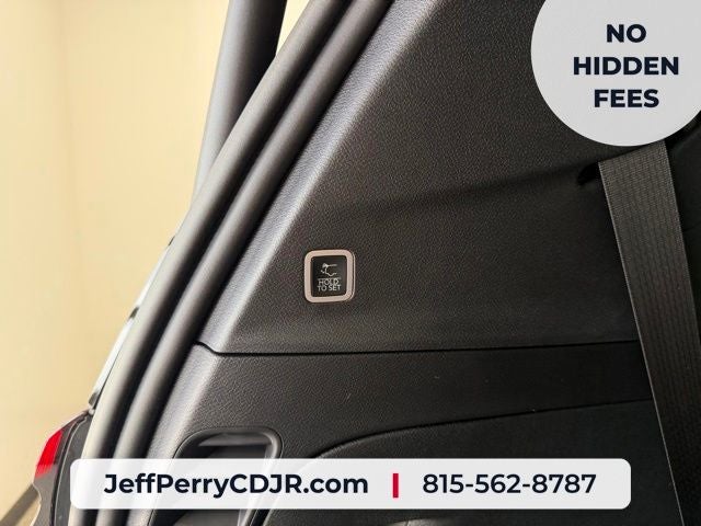2027 Chrysler Pacifica PACIFICA SELECT AWD