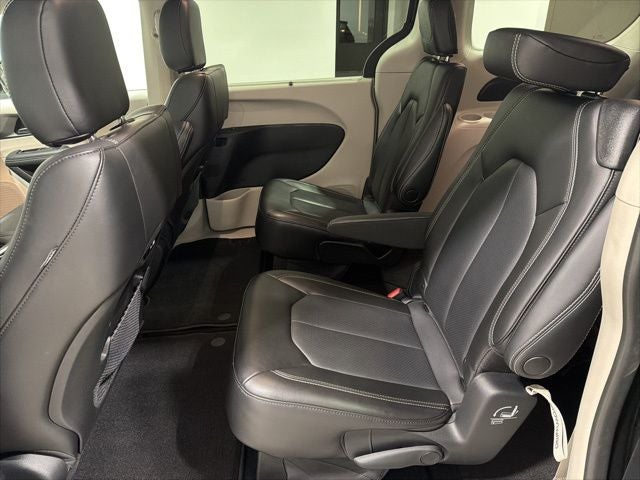 2023 Chrysler Pacifica Touring L AWD