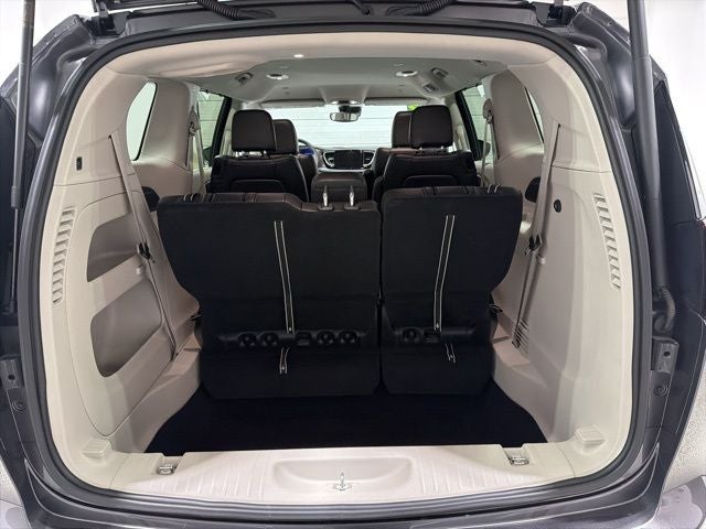 2023 Chrysler Pacifica Touring L AWD