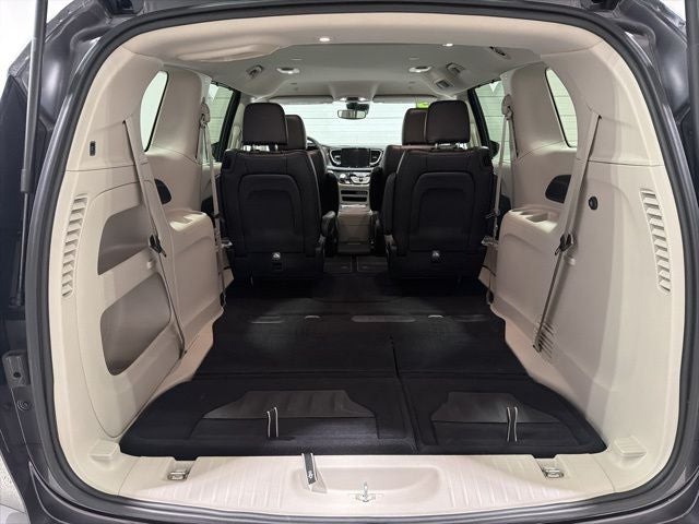 2023 Chrysler Pacifica Touring L AWD